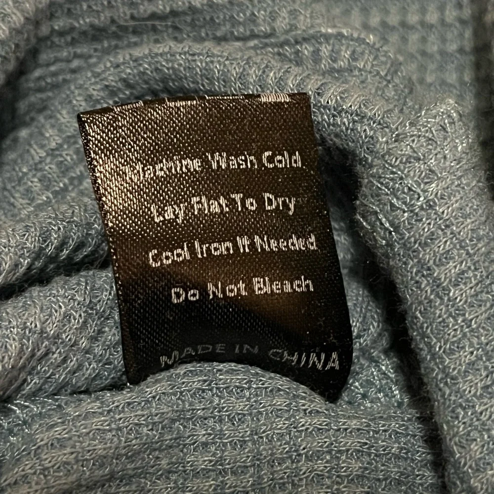 NEW! POL Thermal Knit Top with Heart Peace Sign
Patch on Front in Sz. Large - Picture 13 of 15